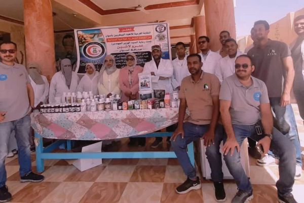 نقابة الأطباء البيطريين تنظم قوافل بيطرية علاجية مجانية لدعم الثروة الحيوانية في اسوان