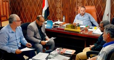 رئيس مركز الفرافرة: استكمال إجراءات الموقف التنفيذى لملفات وحدة التقنين