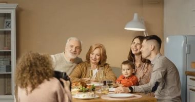 العيد فى البيت أحلى.. أفكار مبتكرة لاحتفال عائلى ملىء بالدفء والبهجة