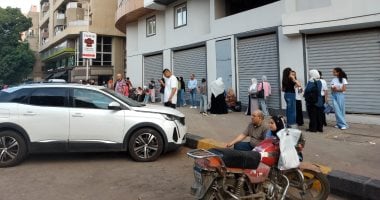 توافد طلاب الثانوية العامة لأداء امتحان اللغة الأجنبية الثانية بالجيزة