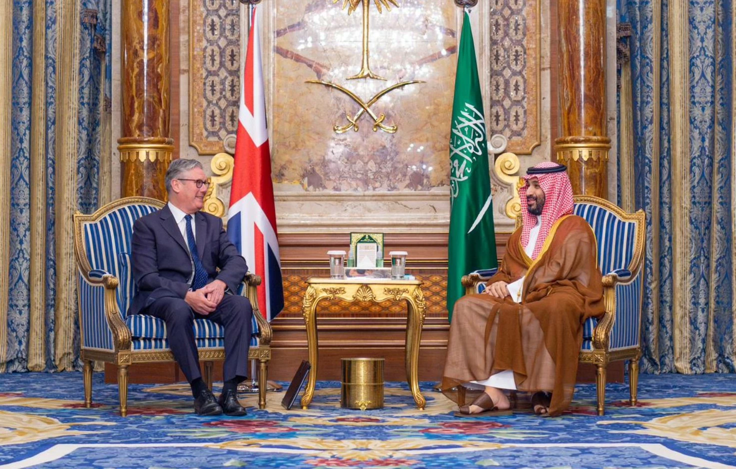 ولي العهد ورئيس الوزراء البريطاني يستعرضان العلاقات ومستجدات الأوضاع والتطورات في الشرق الأوسط