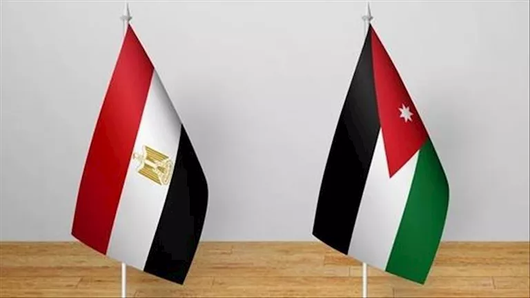 مدبولي ونظيره الأردني يبحثان هاتفيا تداعيات الحرب الإيرانية على المنطق
