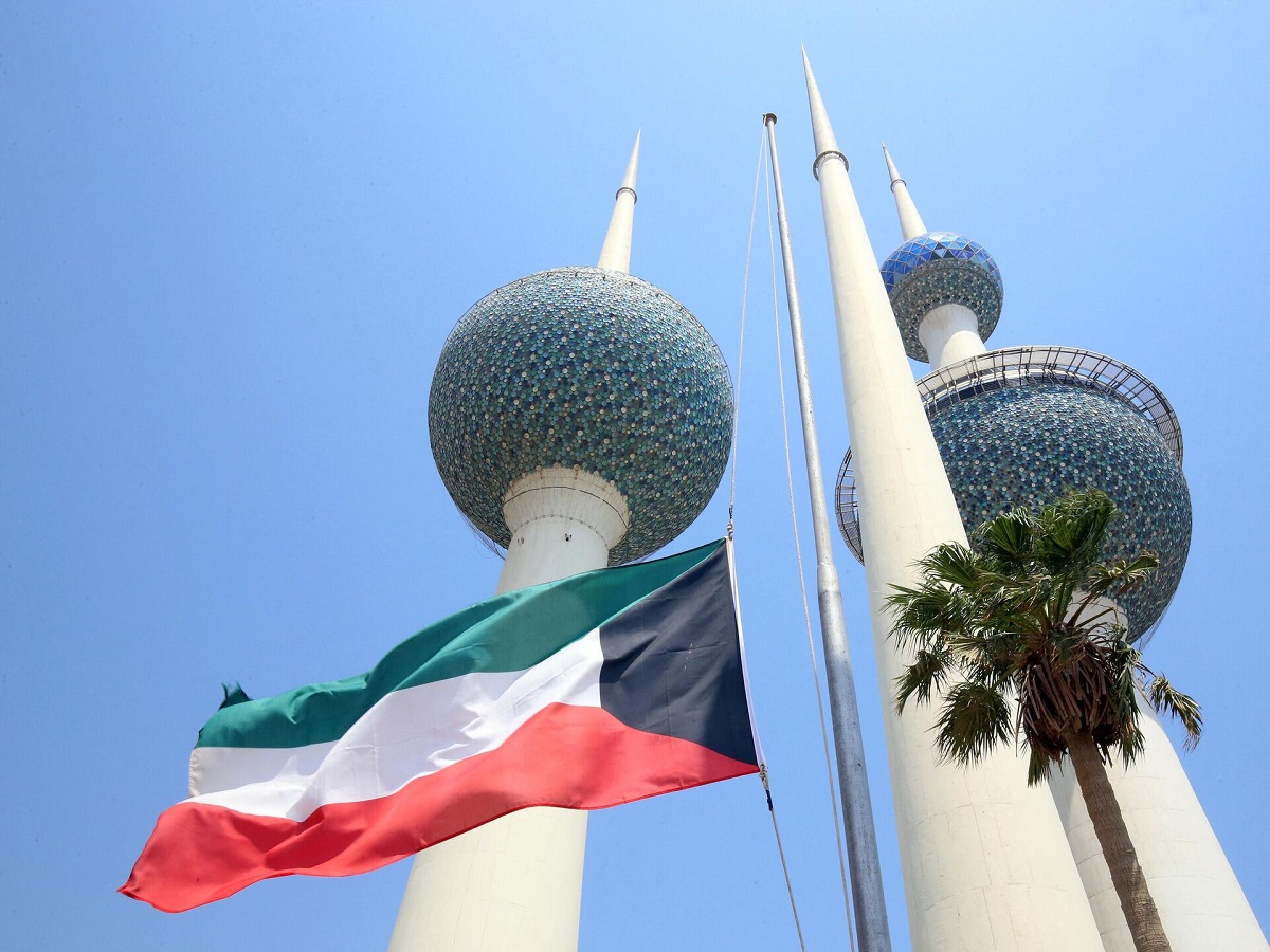 ‫ الداخلية الكويتية: التعامل مع 10 بلاغات عن سقوط شظايا سابقة مرتبطة بعمليات الاعتراض الدفاعي