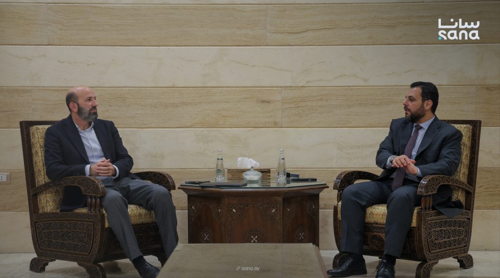 لجنة انتخابات مجلس الشعب تبحث مع محافظ الرقة التحضيرات الجارية لتنظيم العملية الانتخابية