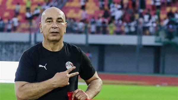 حسام حسن يحتفل مع الجماهير المصرية في أمريكا بعد التعادل أمام بلجيكا (فيديو)