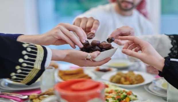 خلال آخر أيام رمضان.. أطعمة ومشروبات تحافظ على ترطيب جسمك في الحر