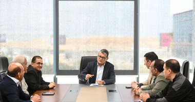 عادل عقل يكتب: لجنة الحكام «هايصة» وقضاة الملاعب «لايصة»