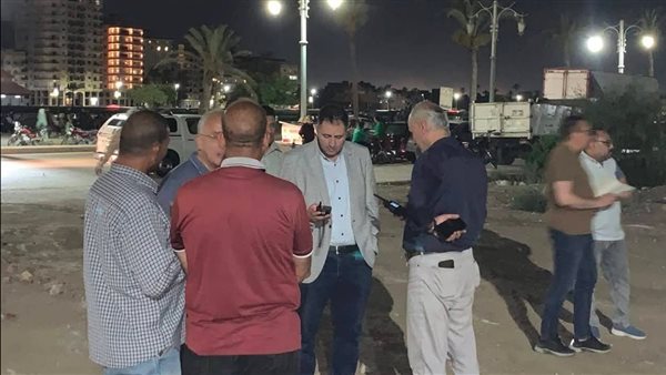 جولات ليلية لمحافظ دمياط لمتابعة منظومة النظافة بالشوارع (صور)