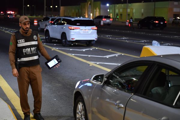 «الداخلية» تصدر قرارات إدارية بحق (12) مخالفًا لأنظمة وتعليمات الحج