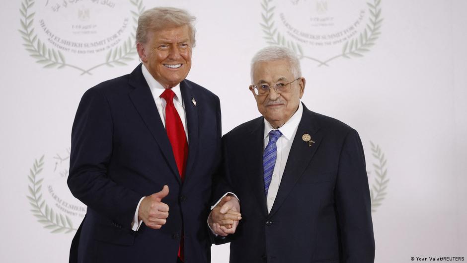 عباس يدعو إلى رفع "المعوقات الإسرائيلية" بشأن هدنة غزة