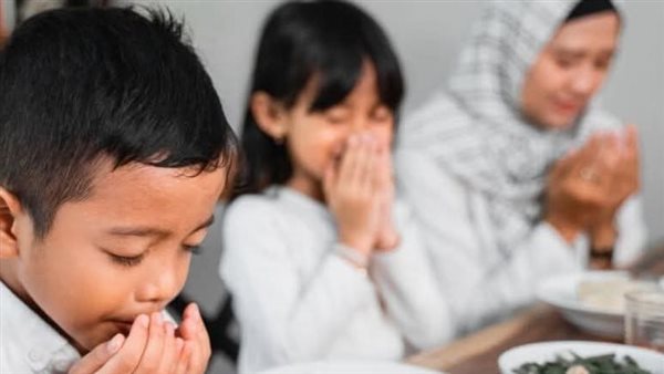 القومي للبحوث يحدد علامات الخطر التي تستوجب إفطار الأطفال فورا (فيديو)