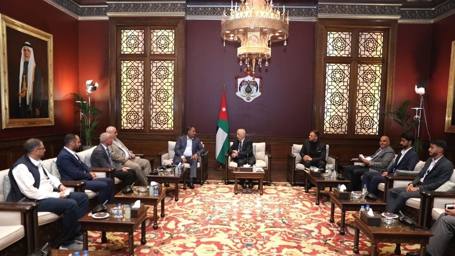 رئيس الديوان الملكي الهاشمي يلتقي وفدا من "أكاديمية شباب الكرك"