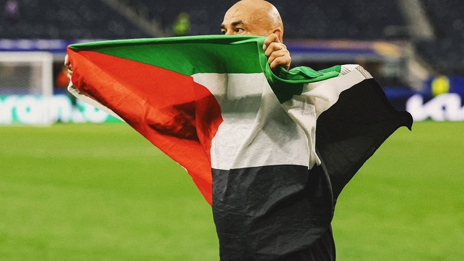 بعد رفع حسام حسن علم فلسطين.. إعلام عبري يصرخ