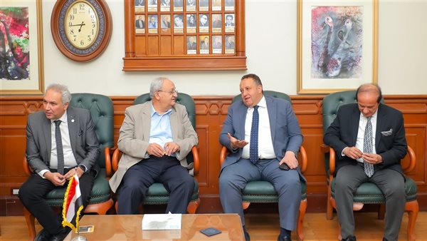 نقيب المهندسين: نسابق الزمن لتأهيل الكوادر المصرية بشهادات دولية