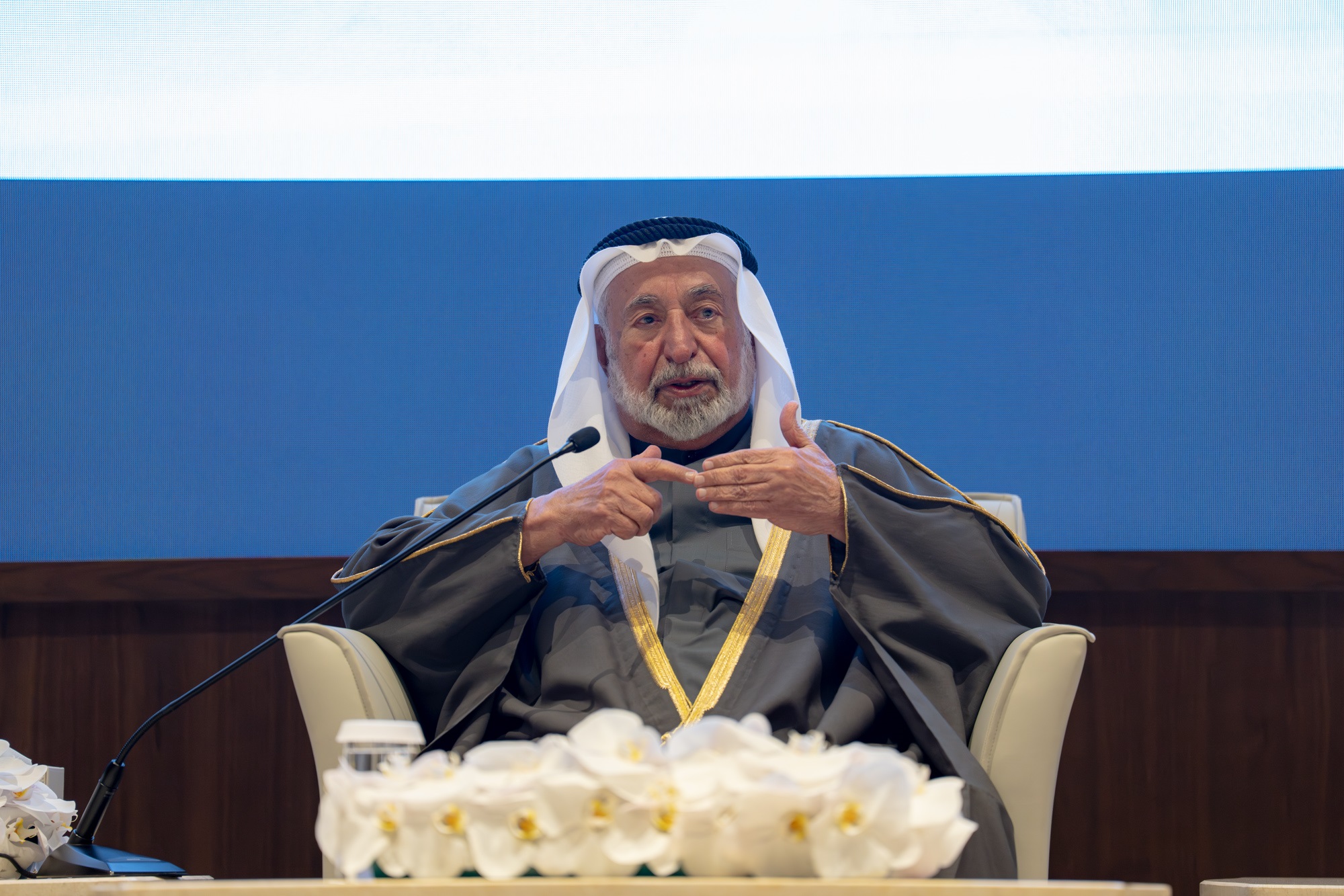 سلطان القاسمي يعتمد توظيف 200 مواطن ومواطنة في حكومة الشارقة