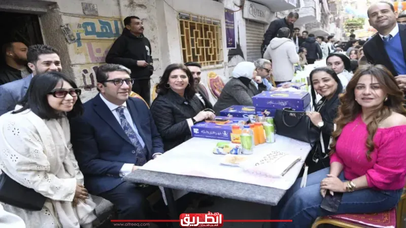 أهل المطرية عازمين الشعب المصري.. المستشار أمير رمزي يشيد بجدعنة وشهامة سكان المطرية خلال الإفطار