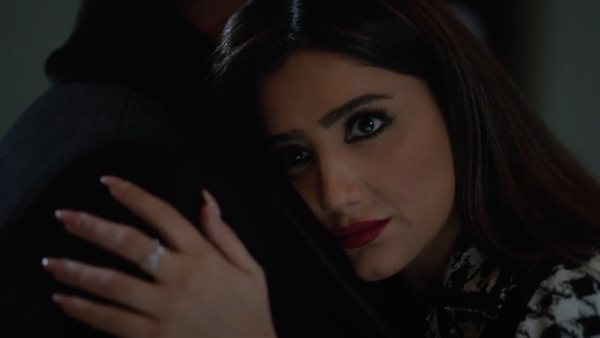 برغم حزنها .. مي عمر تواسي الفنانة نور اللبنانية في وفاه زوجها