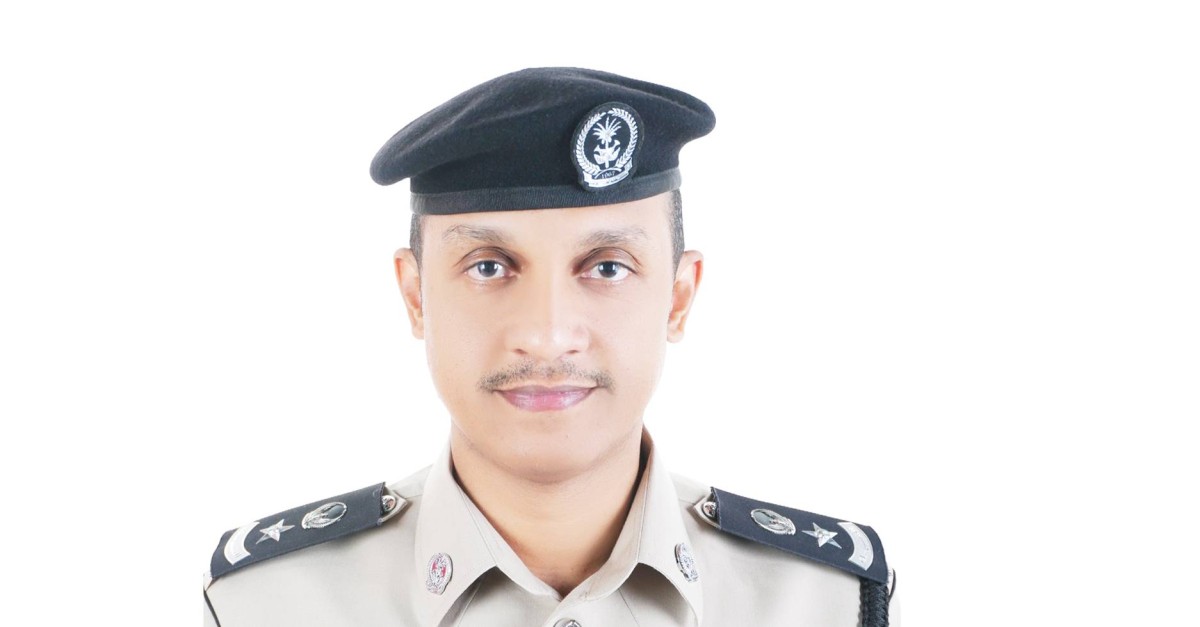 شرطة الشارقة تكثف تنظيم الحركة المرورية في محيط المساجد