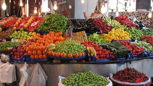 سعر الخضار اليوم، الطماطم تسجل 14 جنيها جملة وانخفاض الخيار والفلفل والباذنجان الأبيض