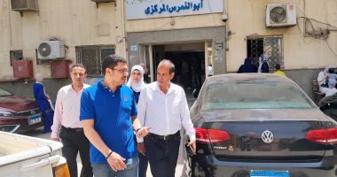 رئيس مدينة أبو النمرس يتفقد المستشفى المركزى للتأكد من انتظام العمل