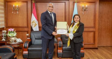 محافظ كفر الشيخ يكرم الأمهات المثاليات تقديرًا لعطائهن ودورهن فى بناء الأجيال