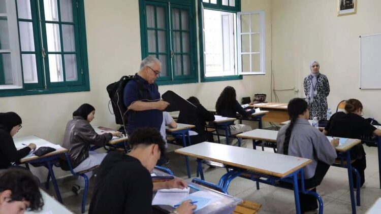 آلات كشف الغش تثير الجدل.. “الشبيبة المدرسية” تنتقد إجراءات تزرع “التوتر والارتياب” داخل مراكز الامتحان