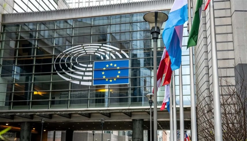 الاتحاد الأوروبي يعتزم تعليق إقرار اتفاق التجارة مع أمريكا