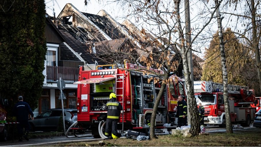 3 قتلى وعشرات المصابين في حريق مبنى ببودابست