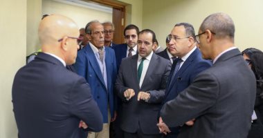 وزير التعليم العالى يتفقد أعمال الحرم الجديد للجامعة الأهلية الفرنسية بالشروق