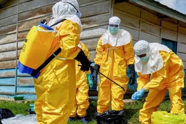 الصحة العالمية تطالب بتحسين التنسيق في المناطق المتأثرة بتفشي إيبولا