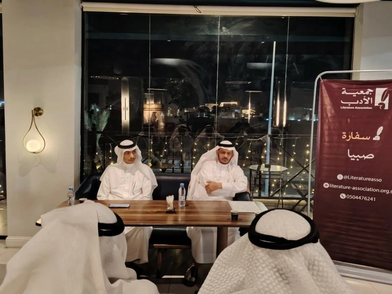 الحازمي يضيء الزمكان بشاعريته احتفاء بيوم التأسيس