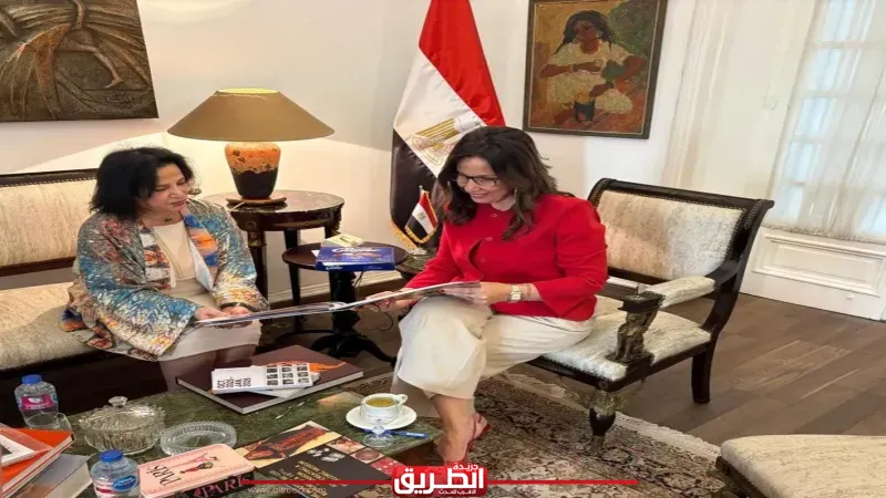 وزيرة الثقافة تستقبل الشيخة مي بنت محمد آل خليفة، رئيسة مجلس أمناء مؤسسة إبراهيم بن محمد آل خليفة للثقافة والبحوث