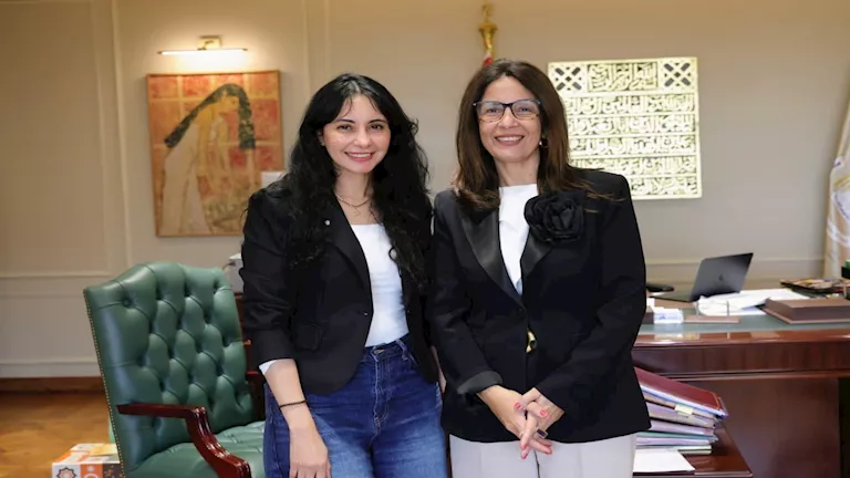 وزيرة الثقافة تلتقي العازفة نسمة عبد العزيز لإطلاق كرنفال فني بالقرى و