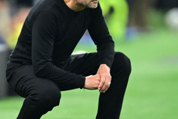 مفاجأة كونسيساو.. مدرب الاتحاد يظهر في مهمة خاصة خارج السعودية