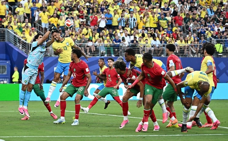 حارس الحلم المغربي.. بونو يتألق أمام البرازيل-(صور)