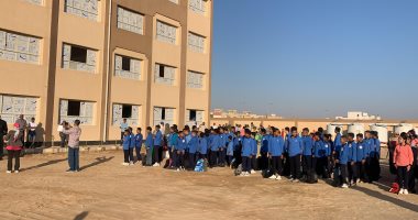 تفاصيل إصابة تلاميذ سقطت عليهم شاشة عرض خلال حفل مدرسى بالمنصورية