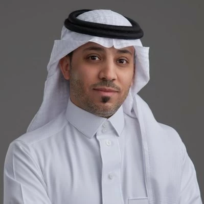 عادل الزهراني يحافظ على منصبه في الاتحاد الدولي للصحافة الرياضية