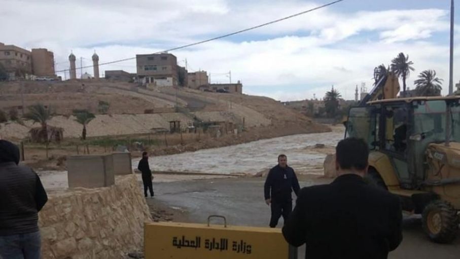 معان: انهيار جزئي لجسر الشامية بسبب تدفق المياه