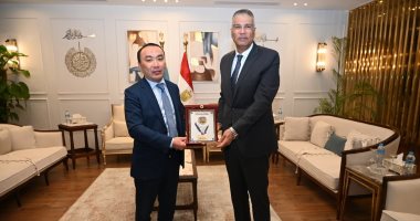 محافظ جنوب سيناء يبحث مع سفير كازاخستان تعزيز التعاون السياحي والثقافي