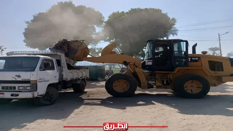 إطلاق مبادرة ”شارك معانا ونضف ويانا” لرفع المخلفات وتجميل مداخل كوم الضبع بنقادة قنا