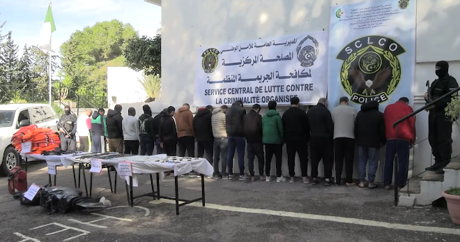 توقيف 18 متّهما بتهريب المهاجرين عبر البحر (فيديو)