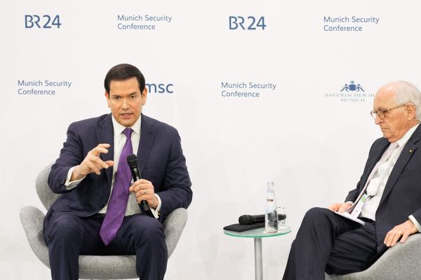 روبيو يصف أمريكا بأنها "ابنة أوروبا" وصديق يتبنى النقد البناء لحلفائه