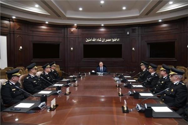 وزير الداخلية يشدد على إجراءات تأمين احتفالات المواطنين بعيد الفطر