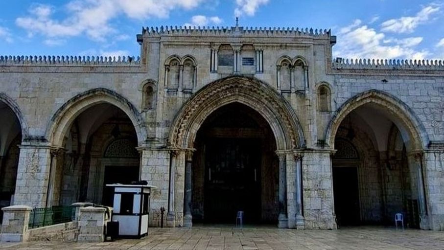 الاحتلال يواصل إغلاق المسجد الأقصى وكنيسة القيامة لليوم الـ40