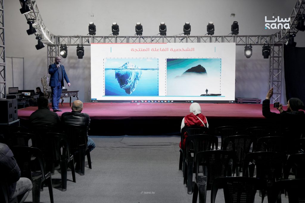 الشخصية الفاعلة وثقافة التطوع… محاضرة تطرح رؤية لنهضة ما بعد التحرير في معرض الكتاب