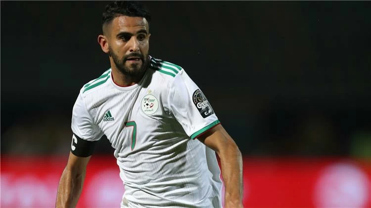 بسبب وردة.. «الخالة مريم» تقاضي رياض محرز