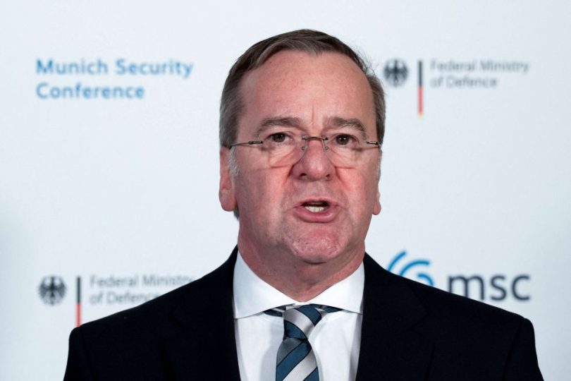 وزير الدفاع الألماني يحذر واشنطن من الانفراد في اتخاذ القرارات