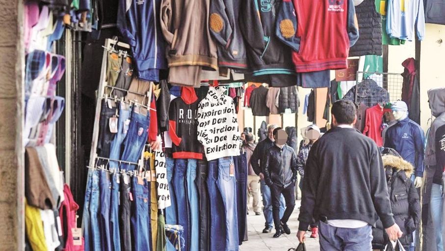 "التنزيلات الشتوية" والعيد ينعشان قطاع الألبسة