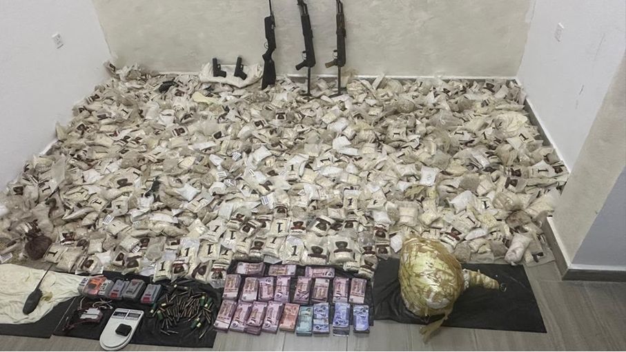 القبض على مطلوب خطير في عصابة إقليمية لتهريب المخدرات في الرويشد