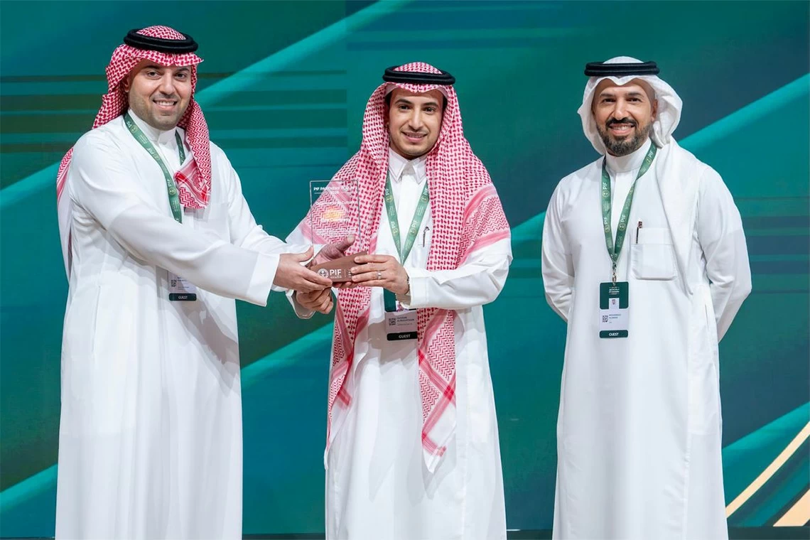 «عِلم» تحصد جائزة الثقافة المؤسسية ضمن منتدى شركاء صندوق الاستثمارات العامة 2026